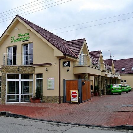 Penzion Furman U Hoffera Vráble Exterior photo