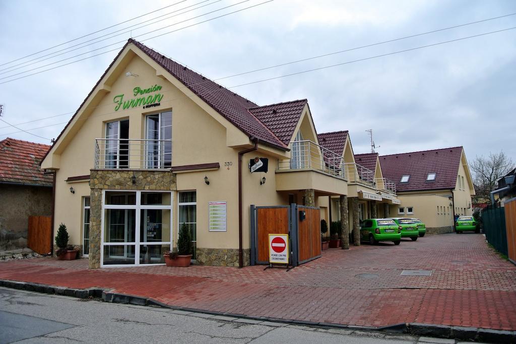 Penzion Furman U Hoffera Vráble Exterior photo